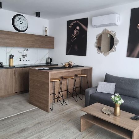 Q Apart Grand - Klimatyzowane 3 Pokojowe Apartamenty Przy Manufakturze Z Garazem Gratis, Fv Лодзь Экстерьер фото