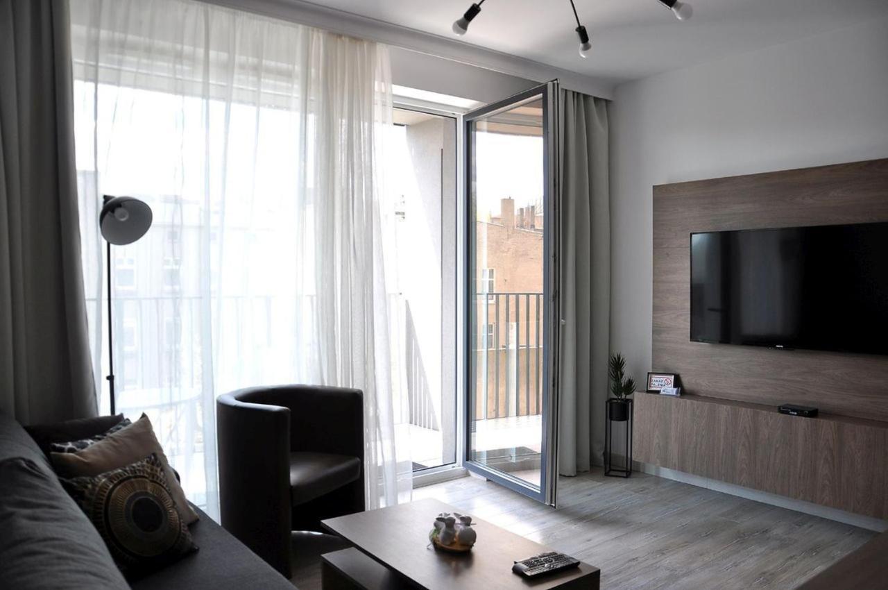 Q Apart Grand - Klimatyzowane 3 Pokojowe Apartamenty Przy Manufakturze Z Garazem Gratis, Fv Лодзь Экстерьер фото