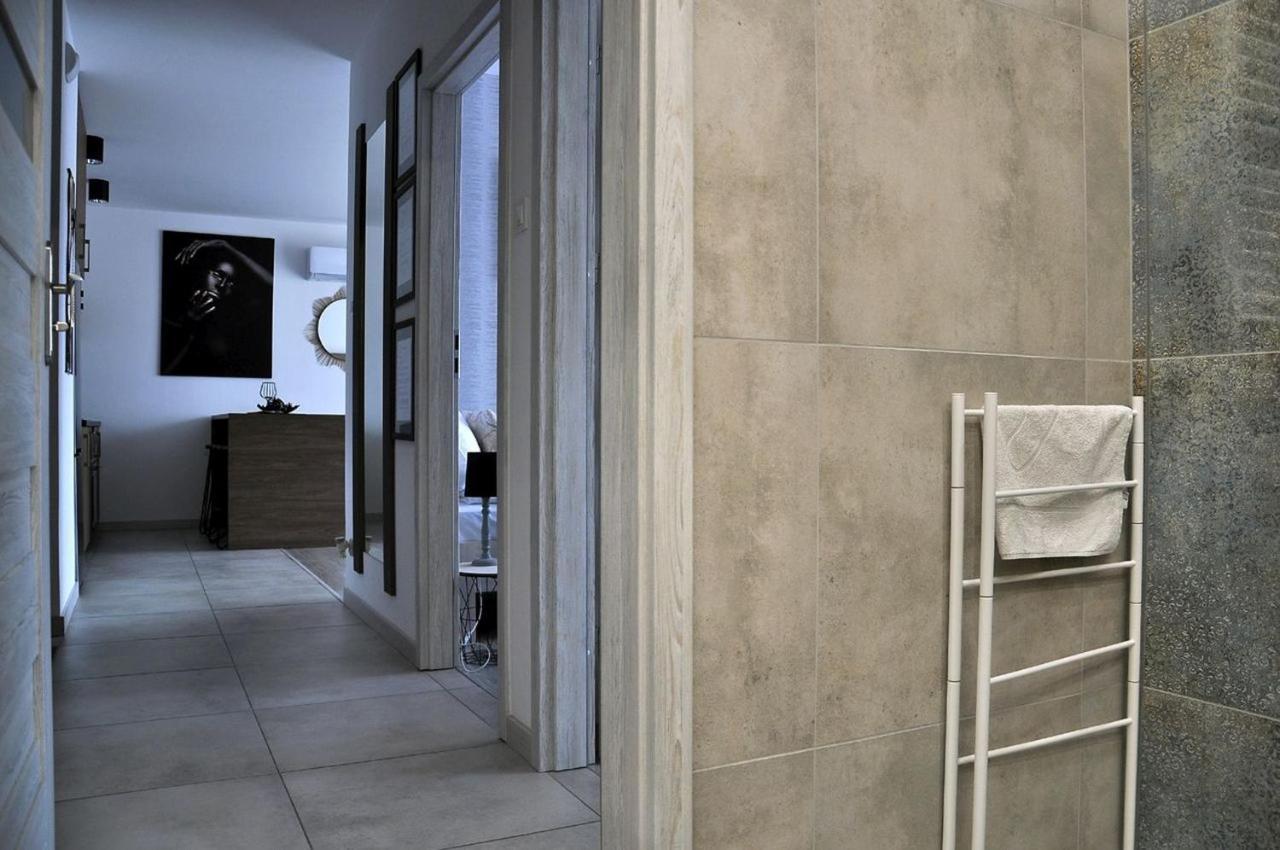 Q Apart Grand - Klimatyzowane 3 Pokojowe Apartamenty Przy Manufakturze Z Garazem Gratis, Fv Лодзь Экстерьер фото