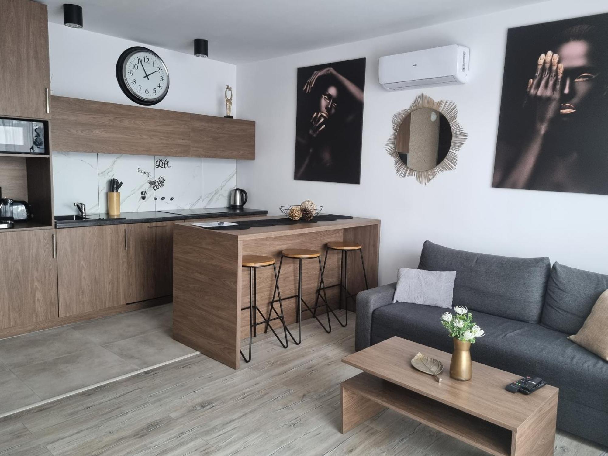 Q Apart Grand - Klimatyzowane 3 Pokojowe Apartamenty Przy Manufakturze Z Garazem Gratis, Fv Лодзь Экстерьер фото