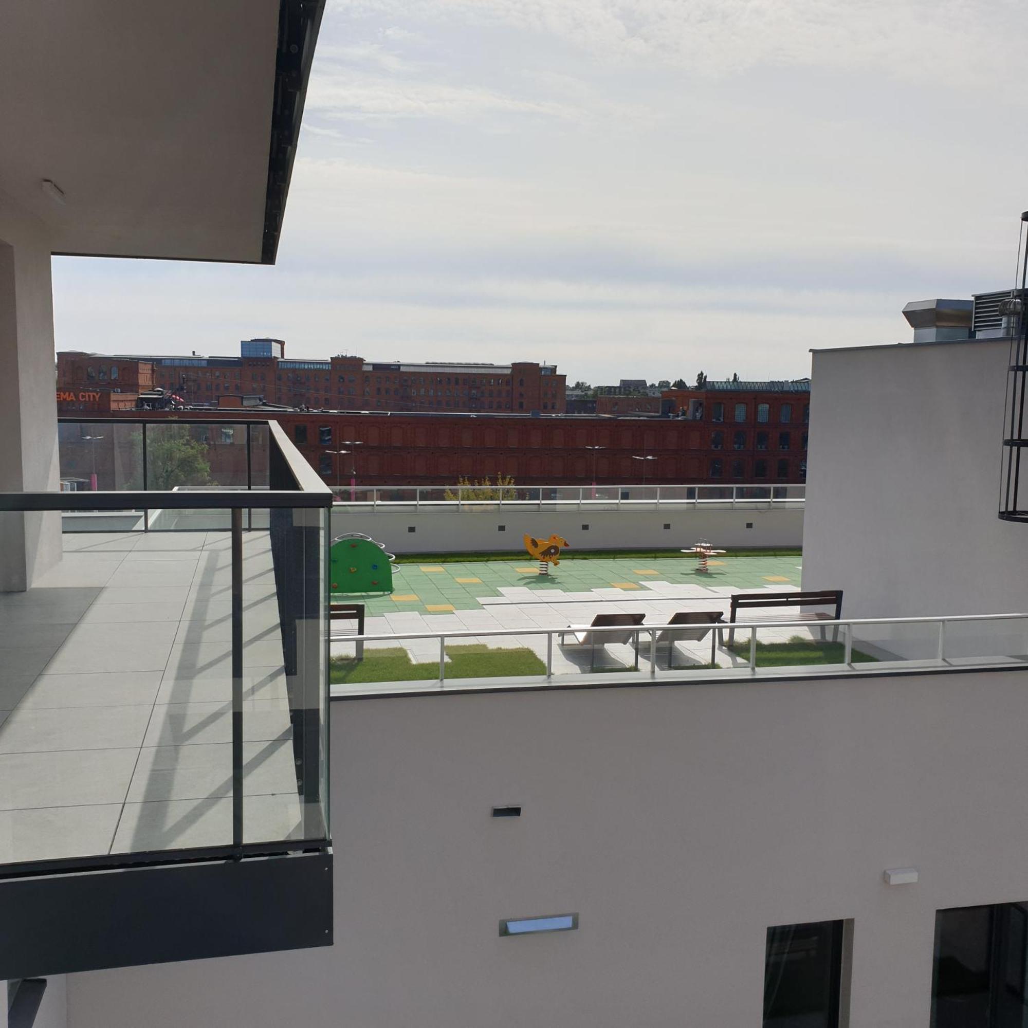 Q Apart Grand - Klimatyzowane 3 Pokojowe Apartamenty Przy Manufakturze Z Garazem Gratis, Fv Лодзь Экстерьер фото