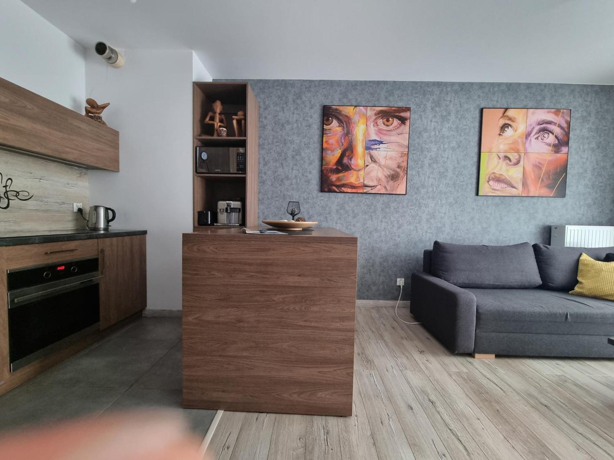 Q Apart Grand - Klimatyzowane 3 Pokojowe Apartamenty Przy Manufakturze Z Garazem Gratis, Fv Лодзь Экстерьер фото