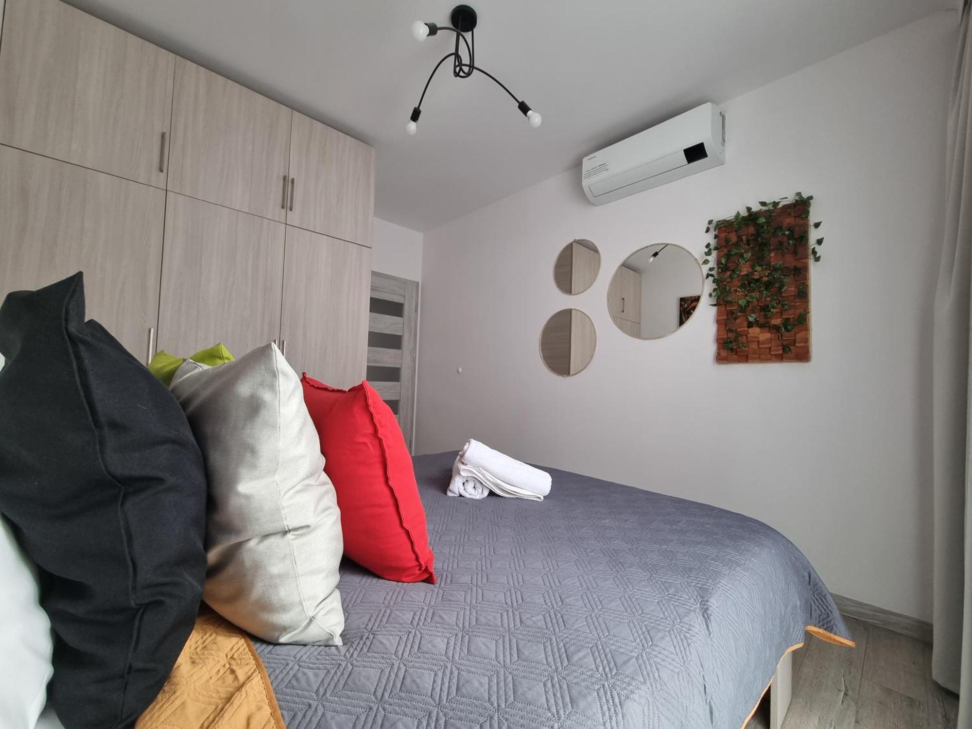 Q Apart Grand - Klimatyzowane 3 Pokojowe Apartamenty Przy Manufakturze Z Garazem Gratis, Fv Лодзь Экстерьер фото